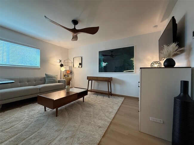 Foto del edificio - 1901 Richmond Ave.