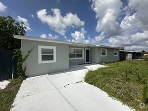 Building Photo - 1160 Martha Lee Ave