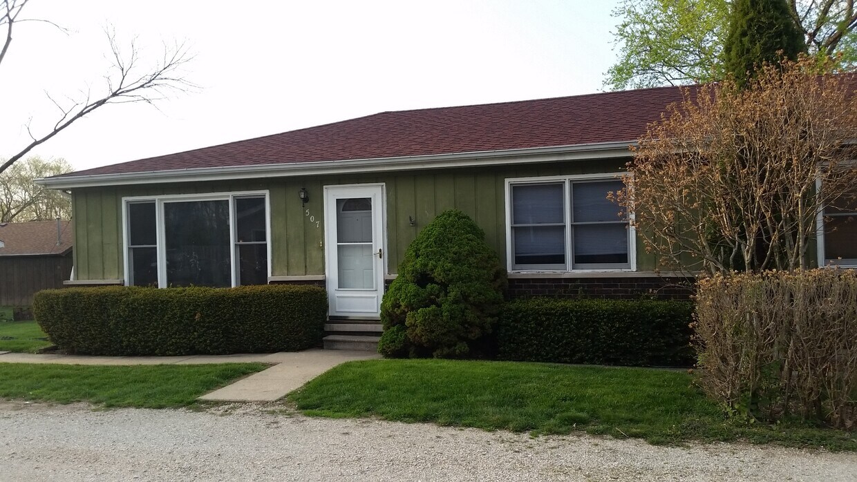 505 Oakview Ave, Joliet, IL 60433 Condo for Rent in Joliet, IL