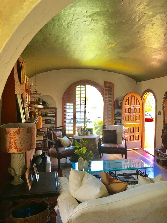 Living room - 3506 Lemon Ave
