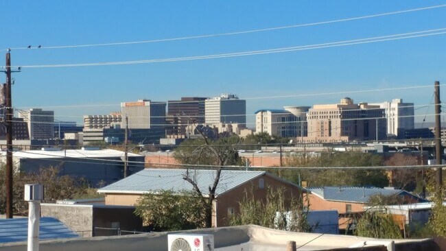 Foto del edificio - 1508 Edith Blvd NE