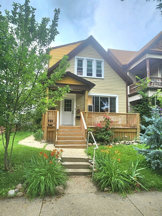 Building Photo - 2825 N Booth St