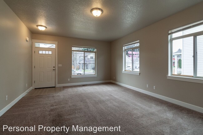 Building Photo - 3 br, 2 bath House - 3111 NE 120th Court