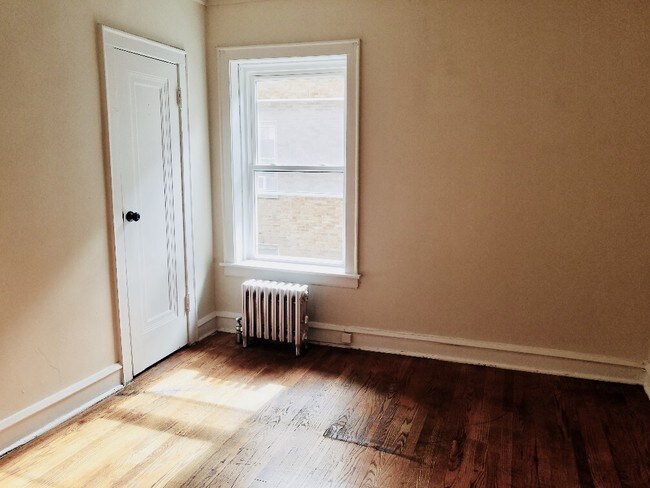Foto del edificio - 5427 W Montrose Ave