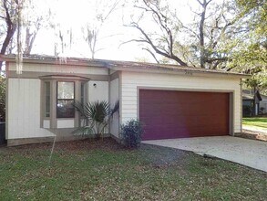 Building Photo - 2950 Bay Shore Dr