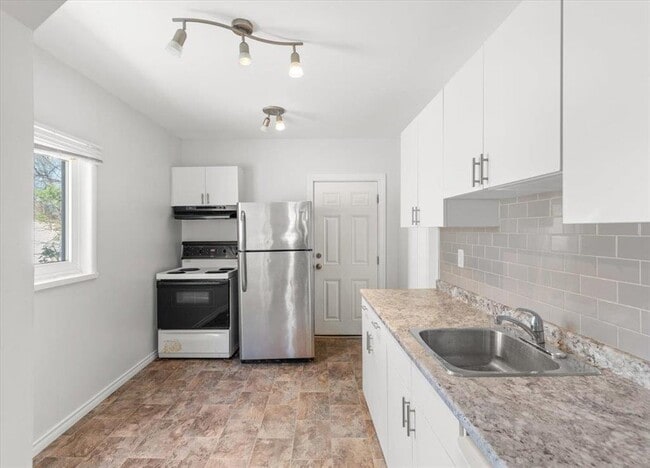 Photo du bâtiment - 1565 Ross Ave