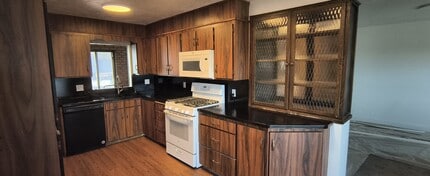 Building Photo - 380 E 700 S