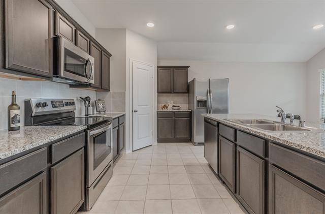 Building Photo - 811 Rustic Meadows Trl