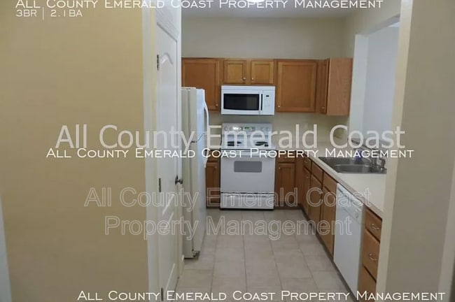 Foto del edificio - 425 Twin Lakes Ln