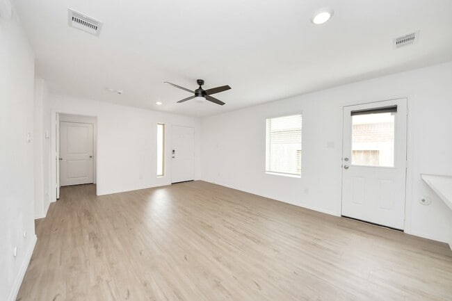 Building Photo - 4319 Palmetto Grv Ln
