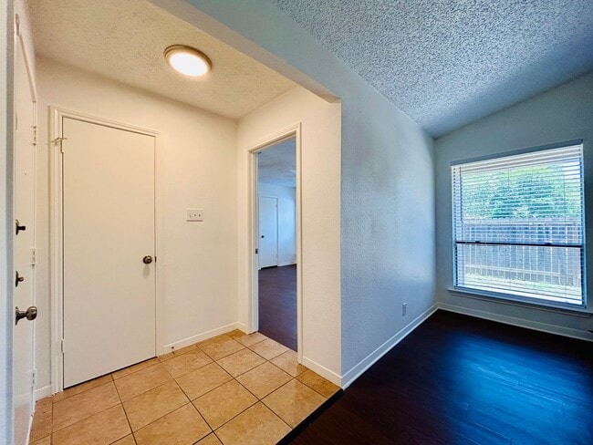 Building Photo - 8325 Fathom Cir