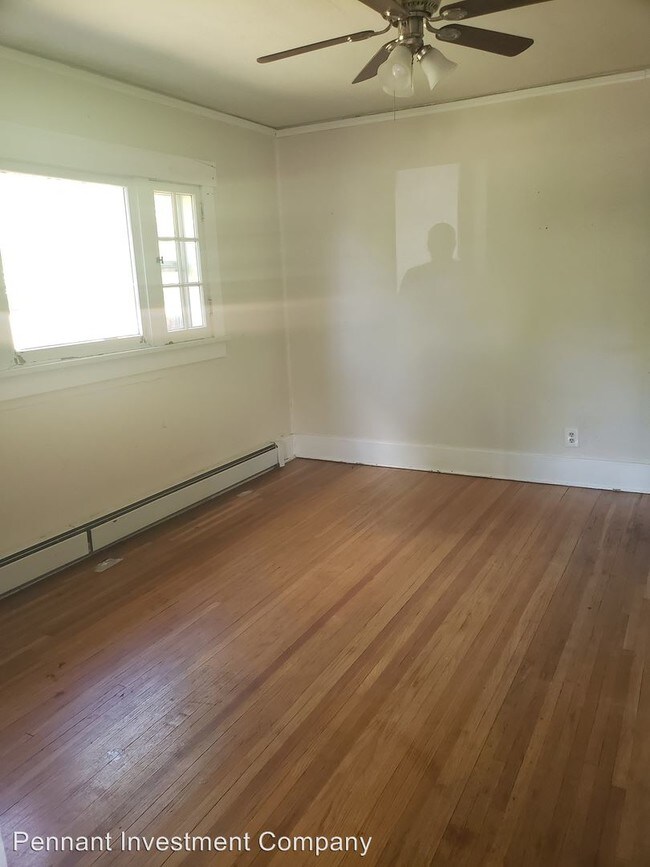 Building Photo - 902-902 1/2 Kimbark St