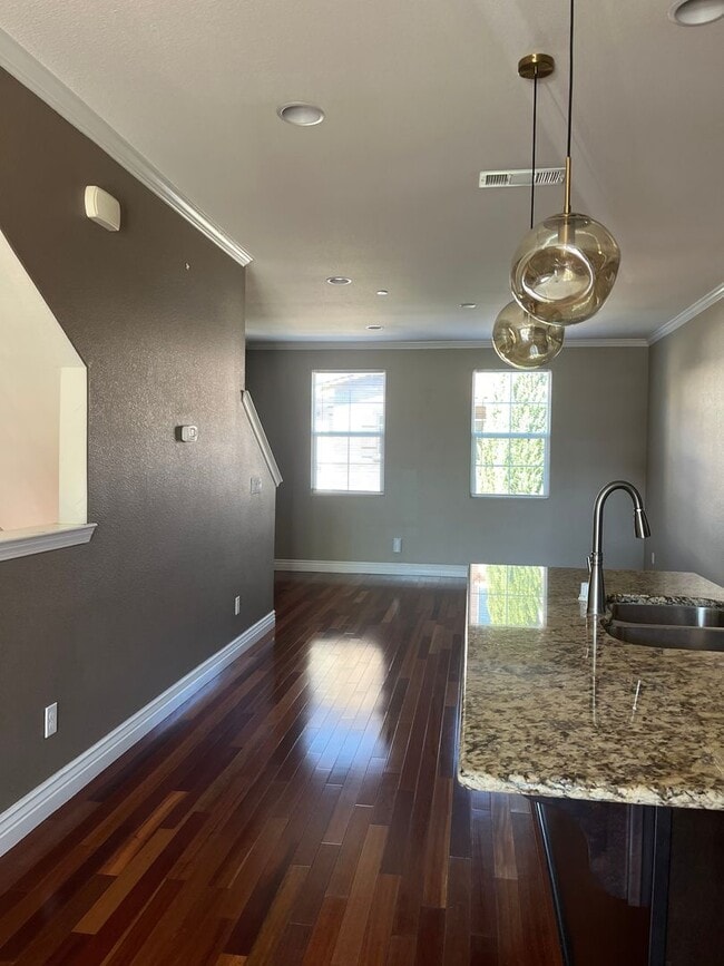 Building Photo - $3990 / GORGEOUS 3 BEDROOM HOME IN ARDENWO...