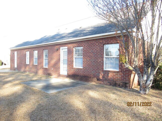 Foto del edificio - 3510 Landmark Dr