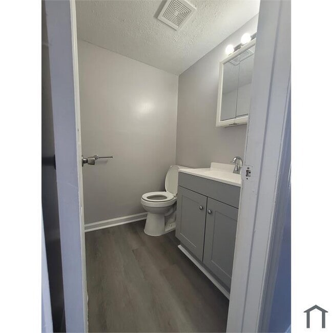 Building Photo - "Charming Fayetteville Townhouse: Spacious 3-Bed, 2.5-Bath Haven"