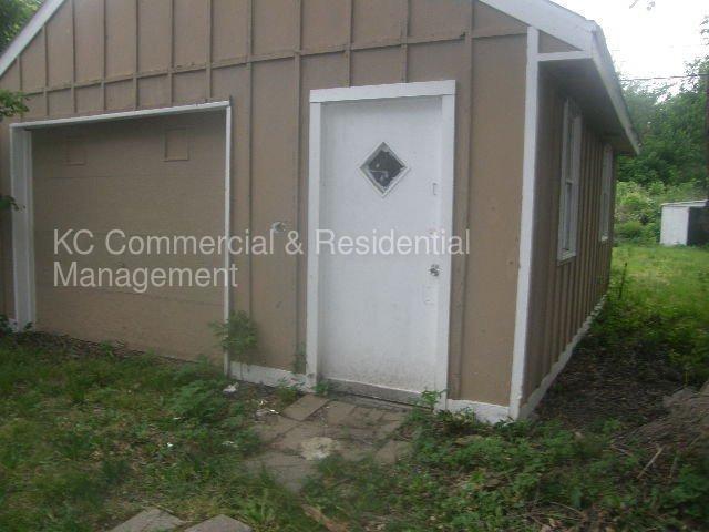 Building Photo - 5132 Skiles Ave