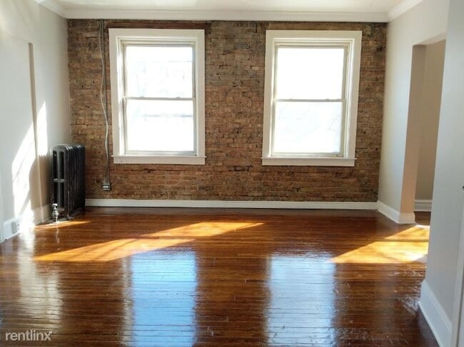 Building Photo - Studio, 1 bath Apartment - 1515 W Howard St