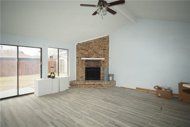 Building Photo - 2525 Seven Hills Dr