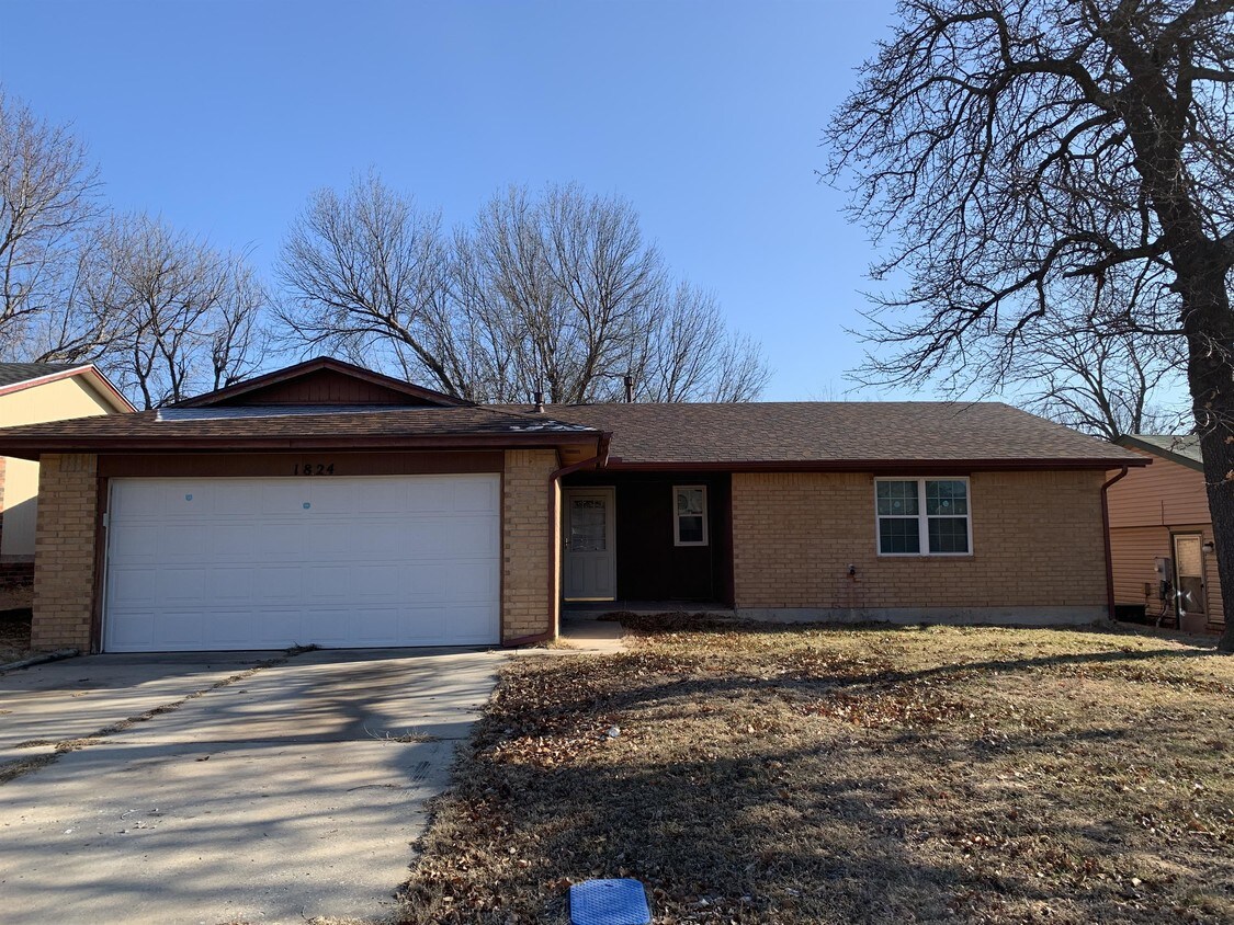 Primary Photo - 1824 N Kaye Dr