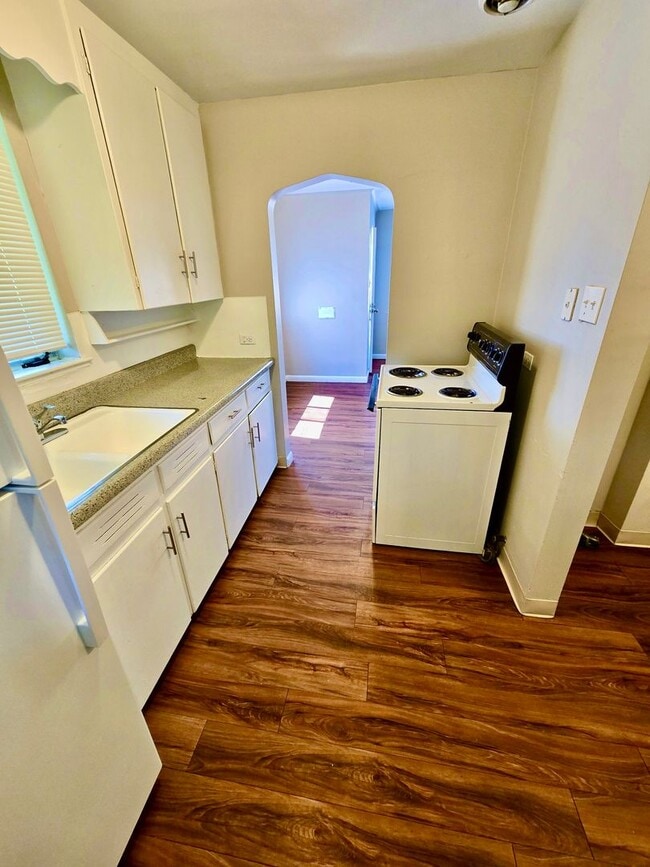 Photo - 3400-3404 Sheridan Boulevard Apartment