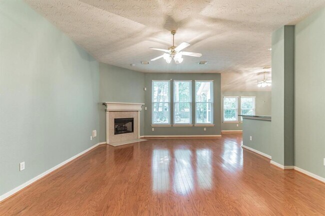 Building Photo - 519 Mesquite Dr