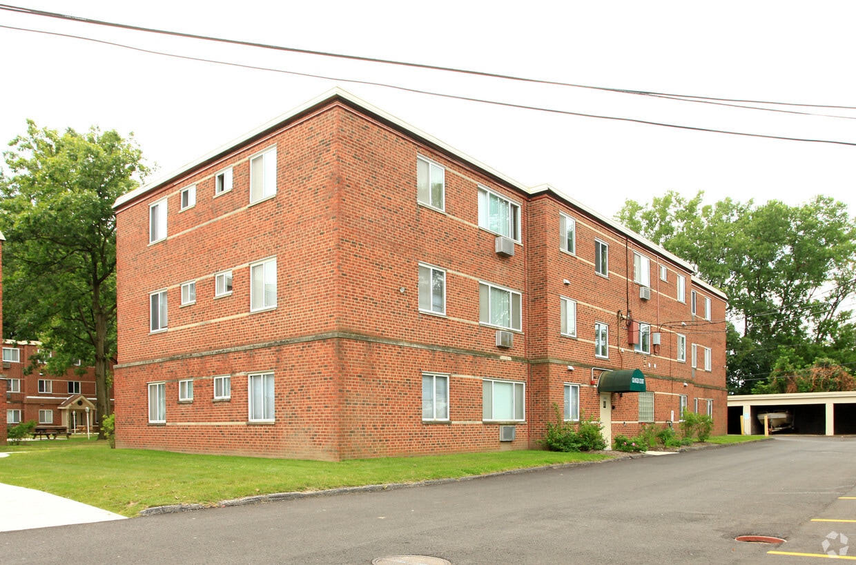 Building Photo - Granger Court Apartments
