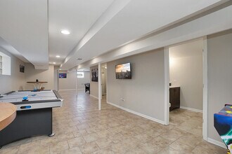 Building Photo - 5931 S Nagle Ave