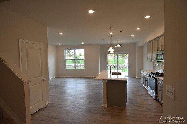 Building Photo - 105 Salt Springs Dr