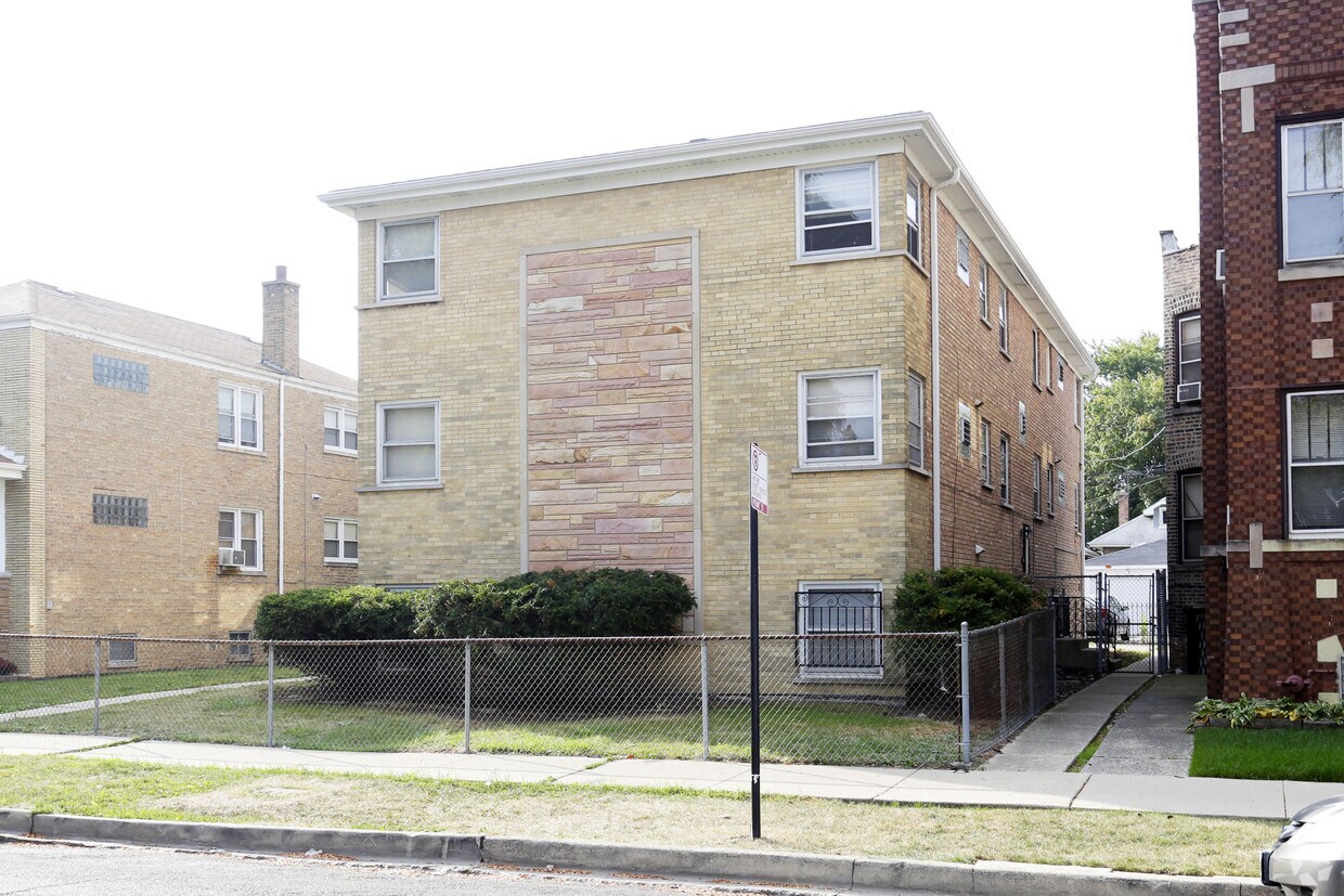 Foto del edificio - 5511 W Kamerling Ave