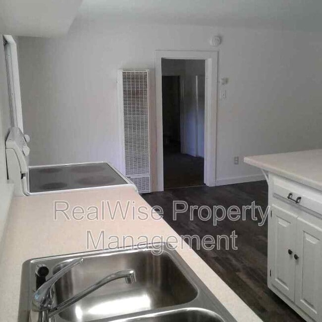 Building Photo - 1483 Fruitdale Dr