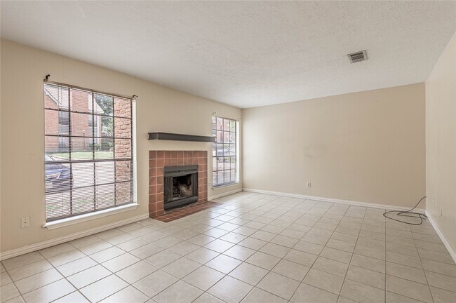 Foto del edificio - 2401 Sycamore Ave