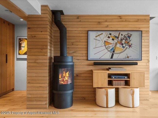 Building Photo - 100 N 8th St