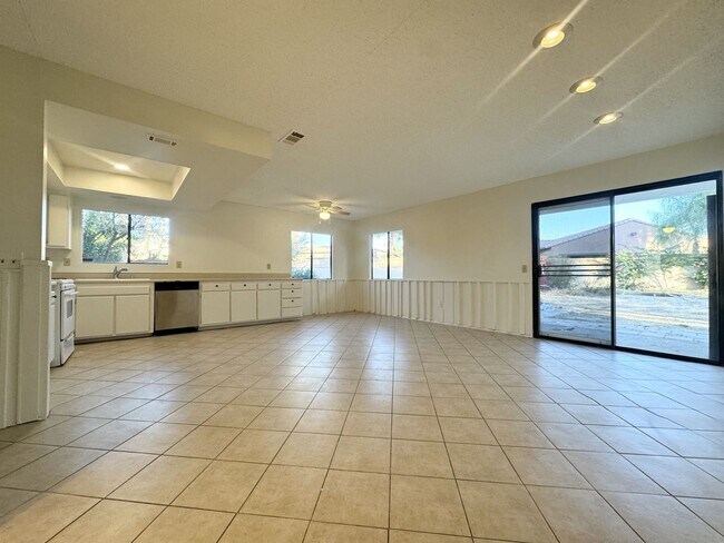 Building Photo - AVAILABLE NOW!!! 3 Bedroom 2 Bathroom Home...
