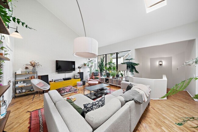 Photo - 3018 Baldwin St Apartment