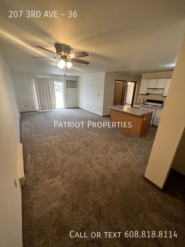 Building Photo - 2 bed/1 bath apartment in Monroe!