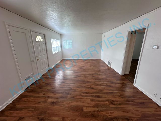 Foto del edificio - Charming 2-Bed Bungalow Retreat in Heart of Portland – Cozy 850 Sq Ft Space Awaits!