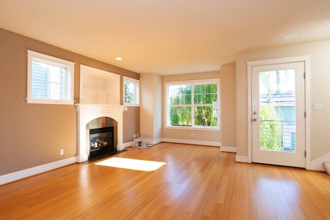 Foto del edificio - 2626 E Union St