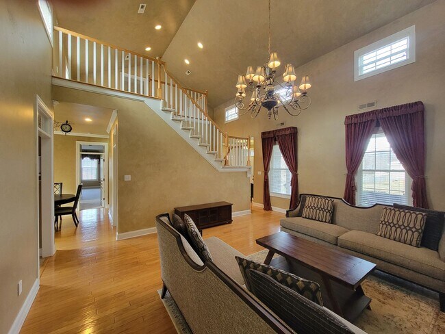 Foto del edificio - Knoxville 37934 - 3 bedroom 2.5 bath furni...