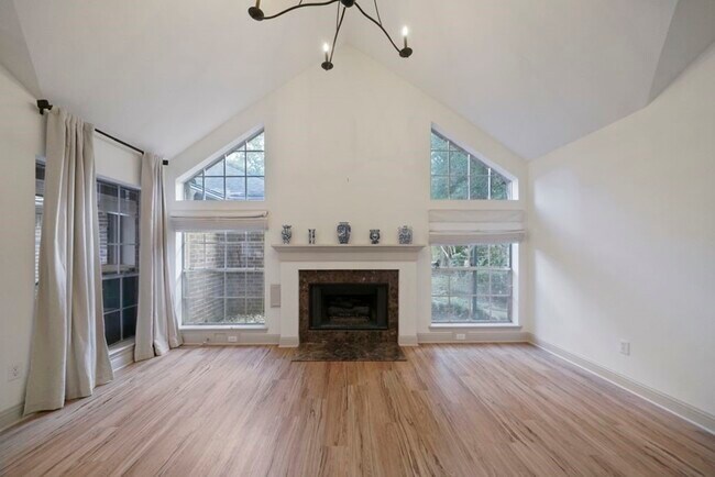 Foto del edificio - 31 Silver Canyon Pl