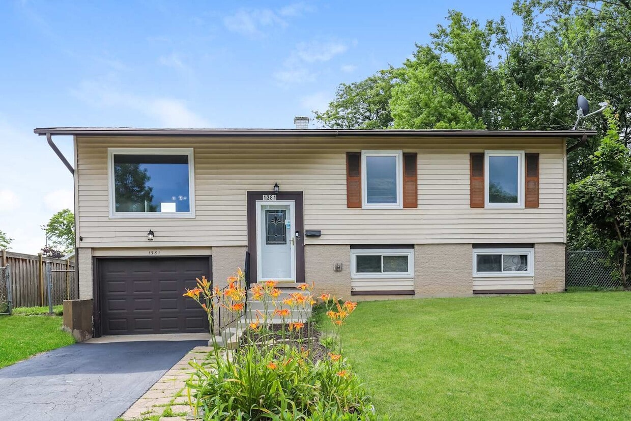Primary Photo - 1381 Alberta Ct