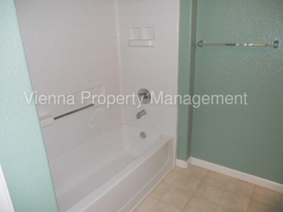 Foto del edificio - 10001 Woodcreek Oaks