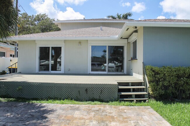 Building Photo - 141 NE 3rd Street 1-2 Dania Beach Fl 33004