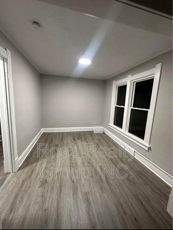 Foto principal - 702 Clark St
