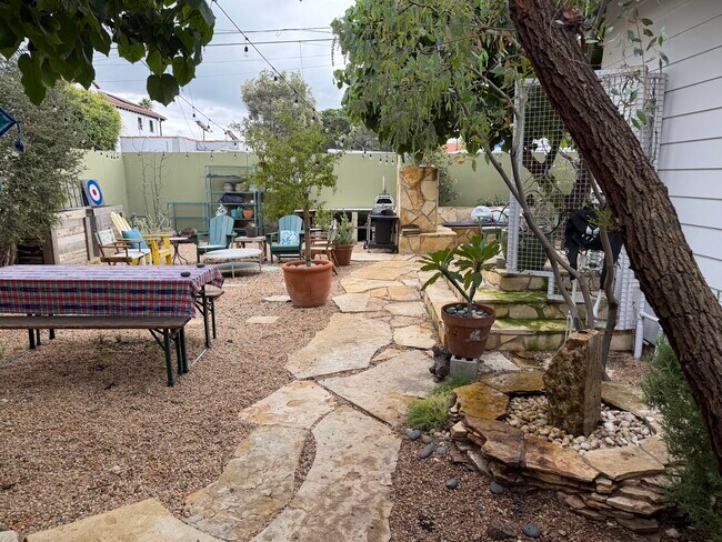 Foto del edificio - 744 Navy St