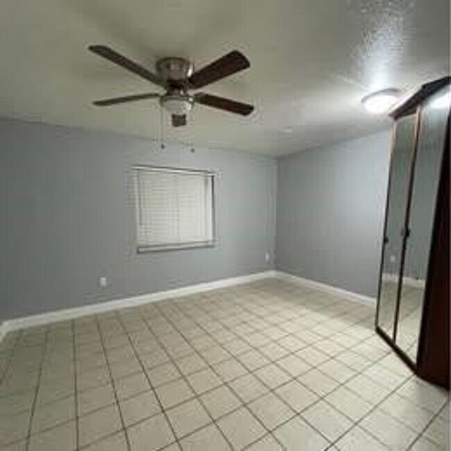 Building Photo - 12030 NW 29th Manor