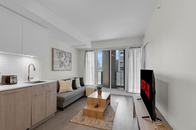 Building Photo - 251 Jarvis St