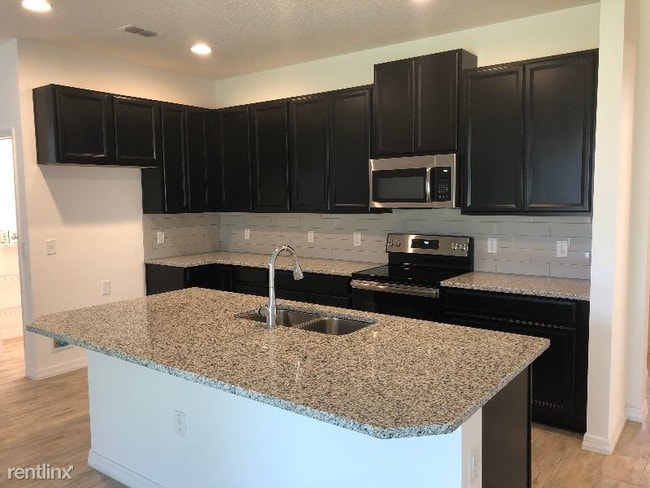 Building Photo - 4 br, 2 bath House - 2137 Crofton Ave