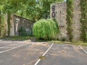 Building Photo - 604 Franklin Blvd