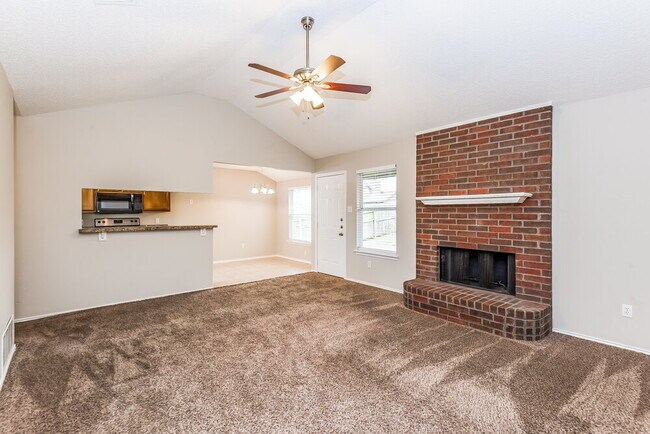 Building Photo - 616 Cumberland Dr