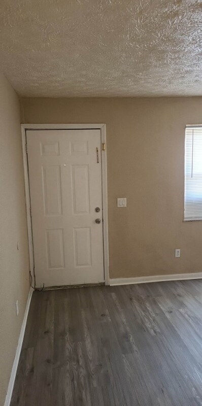 Foto del edificio - 1290 Deeds Ave